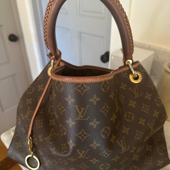 Louis Vuitton Artsy! - Picture 4 of 7